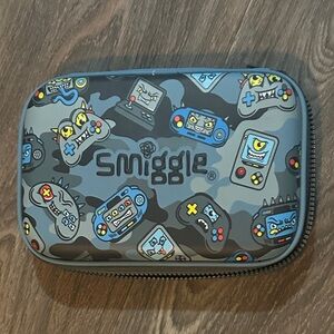 Smiggle Away Hardtop Stationary Bag